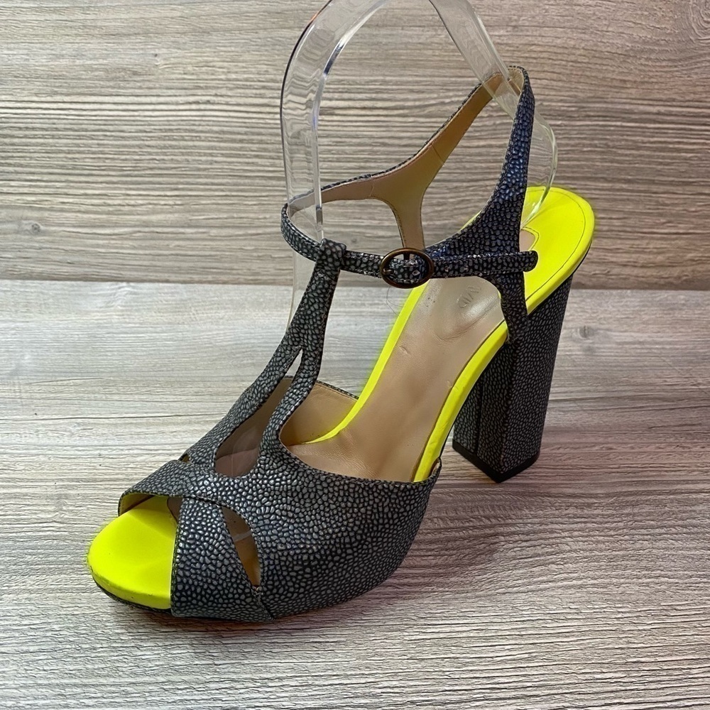Joan & David Dadallina pebbled grey and highlighter leather chunky heels sz 8.5